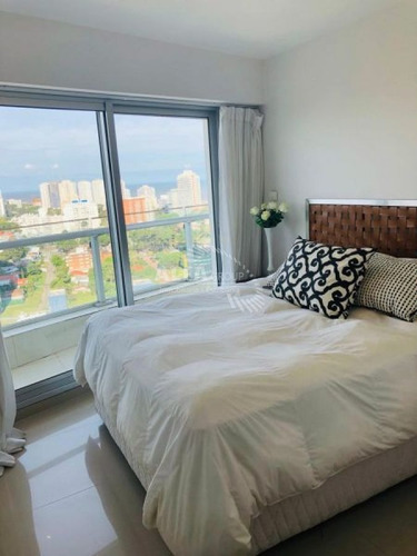 Imagen 12 de 19 de Apartamento En Venta, Mansa, Venta Temporario, 3 Dormitorios , Punta Del Este