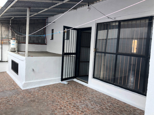 Casa Amplia Con Rec Con Baño Pb, Bodega, 4 Rec 2.5 Baños Lomas Boulevares Tlalnepantla