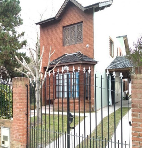 Imagen 2 de 14 de Impecable Chalet A La Venta En Barrio San Rafael