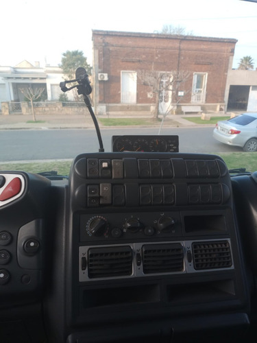 Camion Iveco Cursor 330 Año 2013. Excelente Estado
