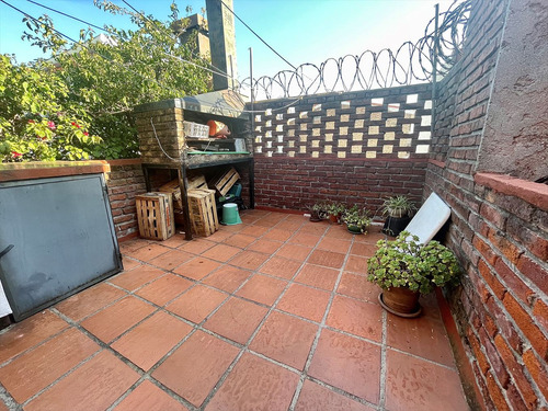 Venta Casa Ph De Altos De 4 Dormitorios Con Renta.