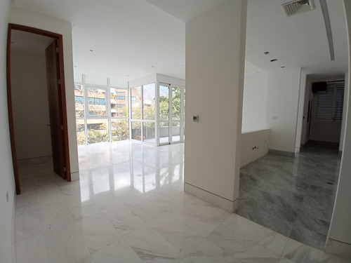 Imagen 8 de 17 de Vendo Apartamento 150m2 3h/4b/3p La Castellana
