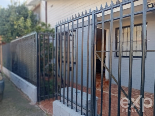 Casa En Venta De 2 Dorm. En Lampa