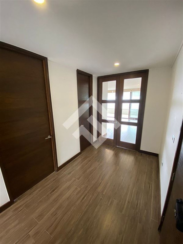 Departamento En Venta De 4 Dorm. En La Serena