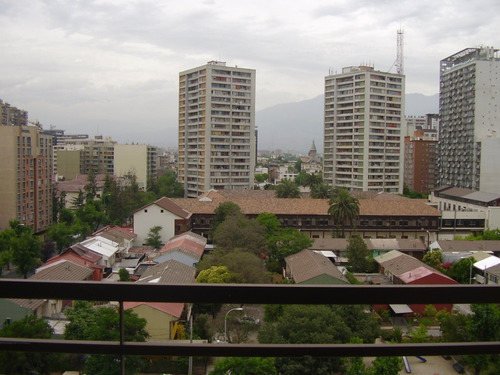 Se Vende Céntrico Depto Vista Despejada-metro Santa Isabel.