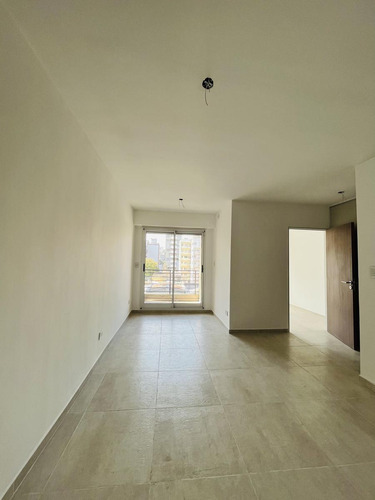 Depto. De Un Dormitorio En Venta Pte Roca Al 1300