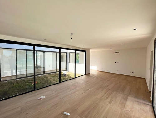 Imagen 4 de 10 de Venta Casa Barrio Cerrado Santa Elena