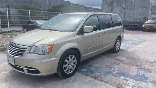Imagen 1 de 15 de Chrysler Town & Country Lx 2014