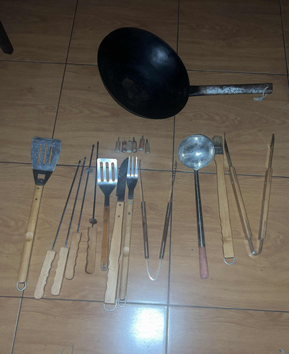 Kit Parrillero Con Pinchos De Cocción Incluidos + Wok