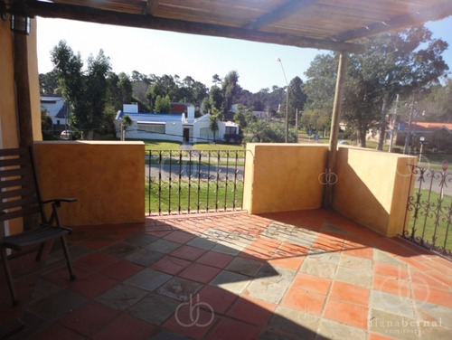Imagen 15 de 30 de Chalet De 1.800m2, 4 Dormitorios Y Piscina En Pinares, Punta Del Este