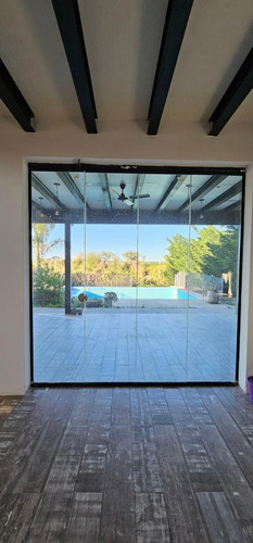 Casa En Venta - 4 Dormitorios 3 Baños - Cocheras - 870mts2 - Escobar