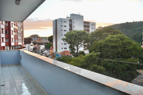 Amplo Apartamento No Centro De Águas De Lindóia