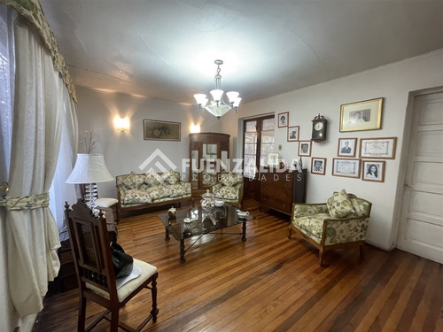 Casa En Venta De 3 Dorm. En Quinta Normal