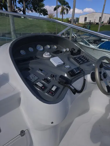 Crucero Zorion 31 Pies Motor Mercrusier 350hp Aire Acc.