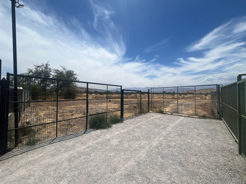 Sitio En Venta Cerrado Con Luz Y Container