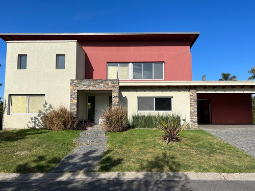 Casa  En Venta Ubicado En Fincas De Iraola 2, Juan Maria Gutierrez, Berazategui