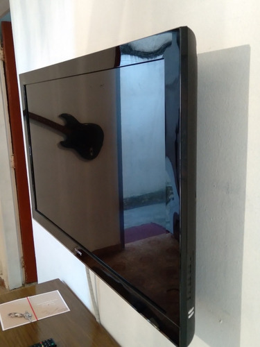 Imagem 3 de 8 de Tv Lcd 42 Polegadas + Geladeira Eletrolux 460 Litros