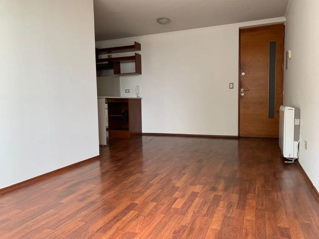 Imagen 2 de 14 de Arriendo Departamento De 2 Dormitorios Calle Serrano 266