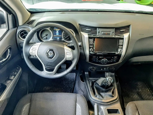 Imagen 14 de 25 de Renault Alaskan 2.3 Bit 16v Intens Mt 4x4 Camioneta Toyot W