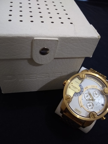 Relógio Masculino Diesel Com Pulseira Dourada Dz-7273