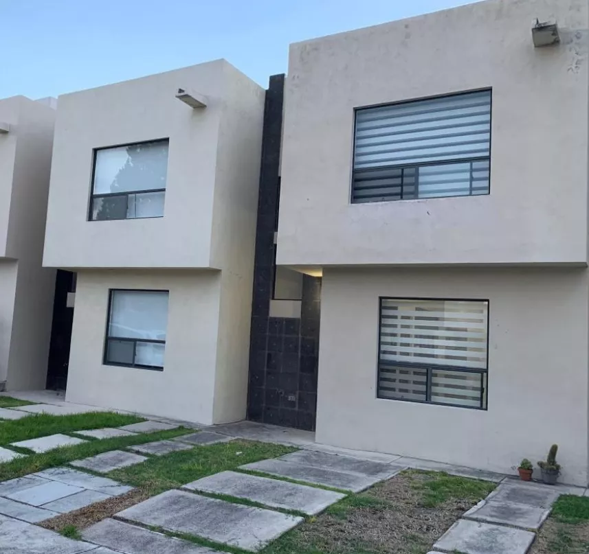 ¡¡gran Oportunidad!! Hermosa Casa En Venta, Remate Bancario. Firma Y Cesión Ante Notario, Excelente Estado De Conservación Y Ubicación, Fracc. Sonterra, Querétaro. Crrg54