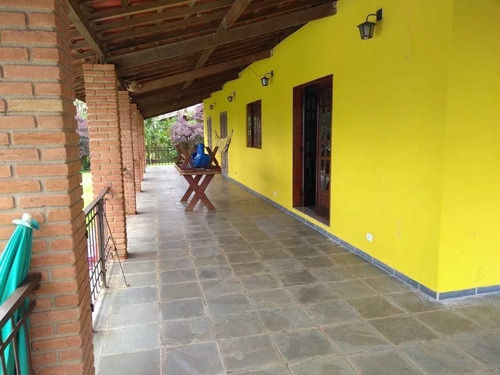 Chácara Com 2.700 M², Situada Em Ibiúna.cod 389.