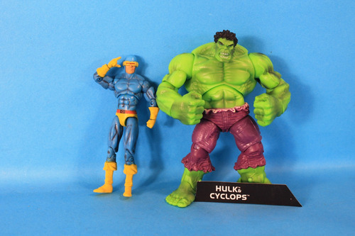 Hulk & Cyclops Marvel Universe