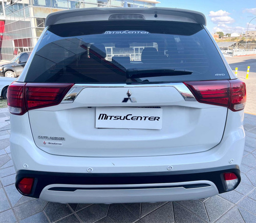 Imagen 6 de 15 de Mitsubishi Outlander 2020 2.4 Gls 169cv