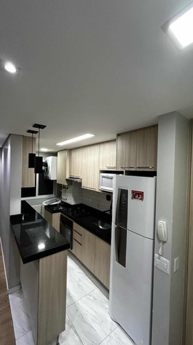 Apartamento 2 Dormitórios Com Móveis Planejados