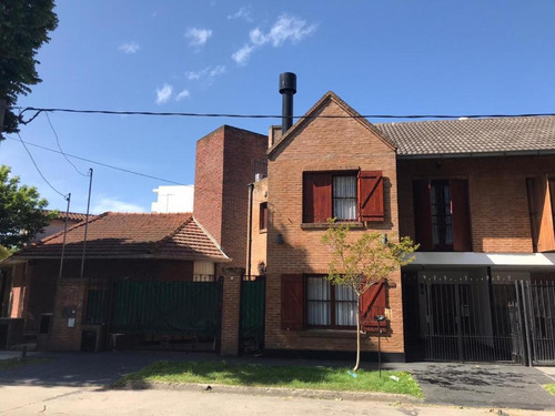 Casa A La Venta En Mar Del Plata  En Uno De Los Barrios Más Elegantes De Mar Del Plata