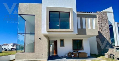 Estrene Casa En Venta En Condado Del Valle, Metepec