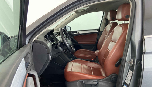 Imagen 2 de 15 de 46927 - Volkswagen Tiguan 2018 Con Garantía At
