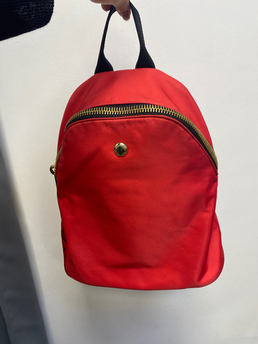 Mochila Dear Jackie Smith Cerca Del Cierre Una Pequeña Manch Rojo Liso (Usado)