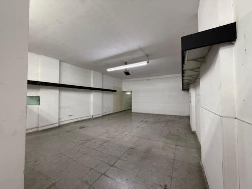 Amplio Local Comercial En Venta En Sarandi