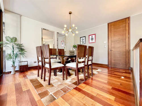 Casa En Arriendo De 5 Dorm. En Las Condes