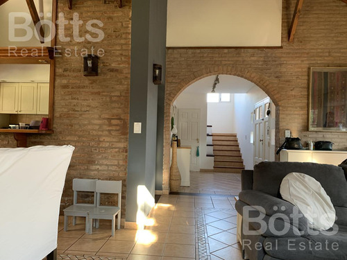 Venta Increíble Casa Con Piscina En Country Banco Provincia