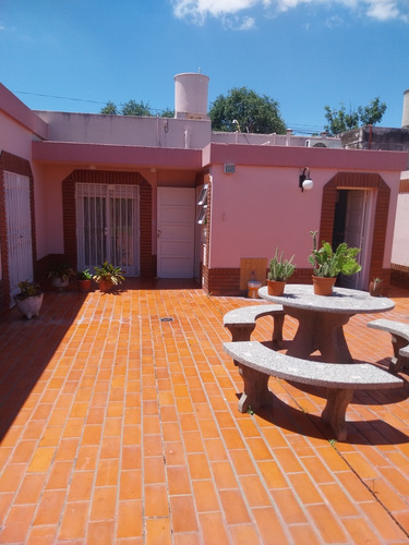 Casa Con Patio. Córdoba, San Francisco 150 Metros Cubiertos