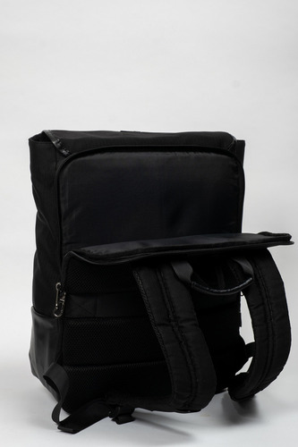Mochila Fw B-pack Brooklyn P/ Notebook 16'' 24 L Color Negro Diseño De La Tela Liso