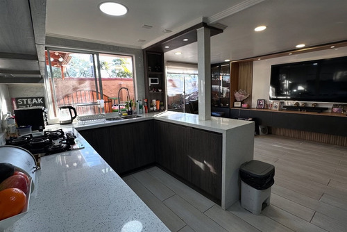 Casa 4 Dormitorios A 1 Cuadra De Vic. Mackenna