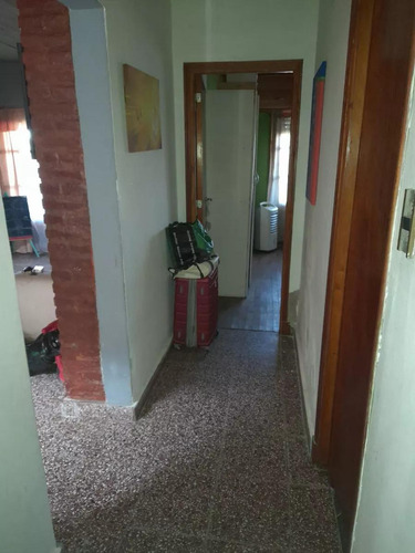 Casa En Venta - 3 Dormitorios 2 Baños - Cochera - 330mts2 - Mar Del Plata