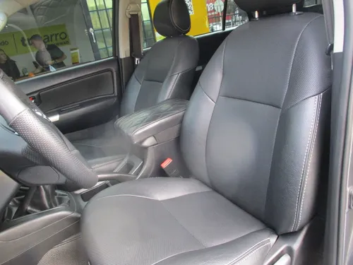 Toyota Fortuner Sr5 4x2 2700cc Mt Aa
