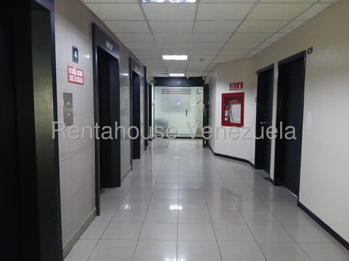 Tg Oficina En Venta En Campo Alegre, En Torre Empresarial, Lista Para Usarla, Sin Falla De Agua 25-16086 Ys