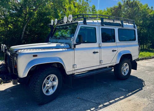 Land Rover Defender 2.5 110 Cstd Black 5p