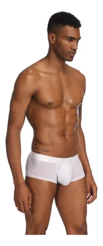 Hombres en boxer en cama hotsell