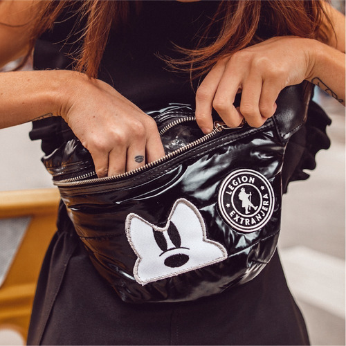 Imagen 4 de 9 de Riñonera True Original Mickey Legion Extranjera