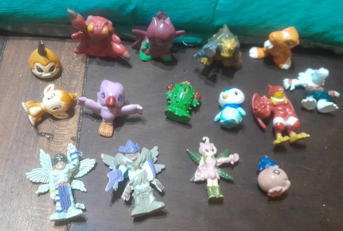 Lote 15 Figuras  ** Digimon **