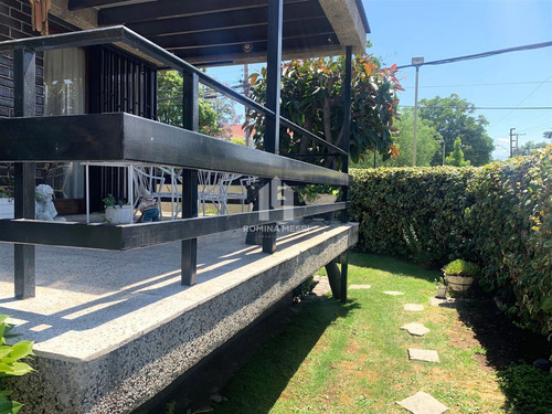 Casa En Venta De 3 Dorm. En Las Condes