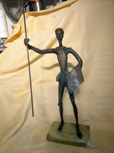 Estatua Del Quijote Antigua