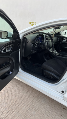Chrysler 200 2.4 200c L4 At