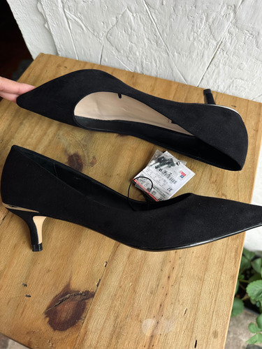 Zapatos Stilettos Zara Con Etiqueta Y Repuesto - Talle 37